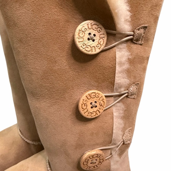 UGG Bailey button triplet women’s 8 chestnut - Picture 5 of 10